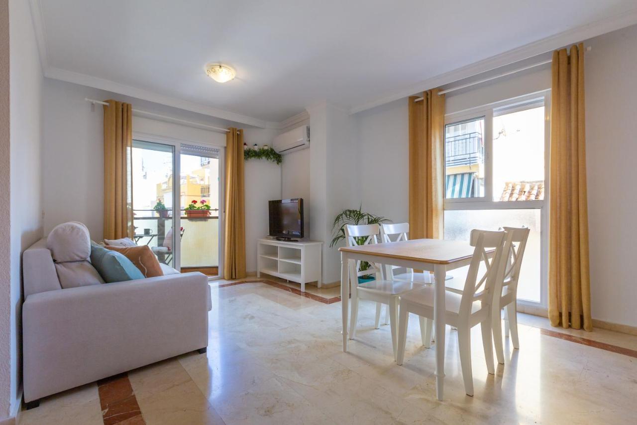 Luminoso Apartamento De Dos Habitaciones Con Terraza Y Parking En El Centro มาลากา ภายนอก รูปภาพ