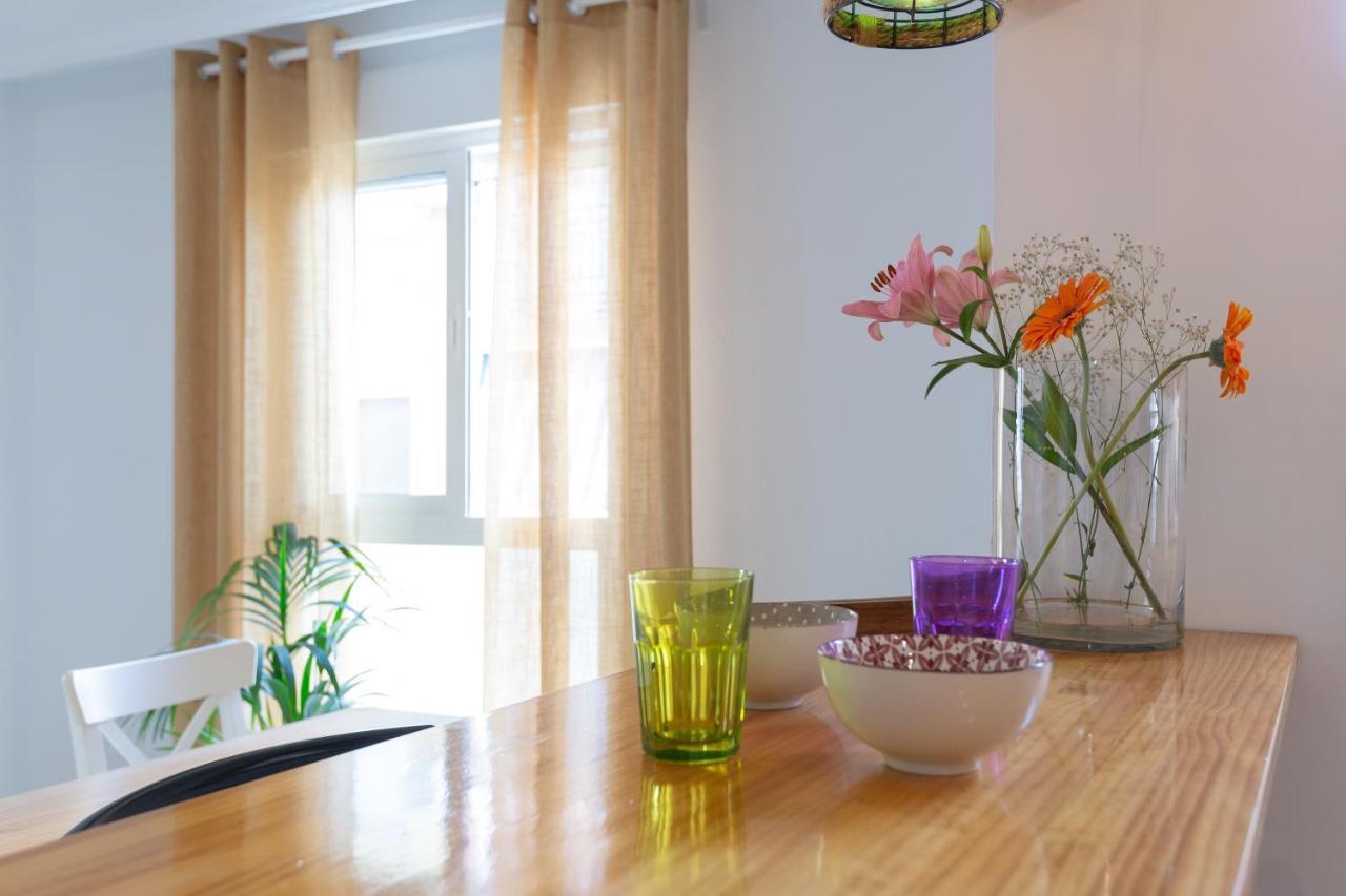 Luminoso Apartamento De Dos Habitaciones Con Terraza Y Parking En El Centro มาลากา ภายนอก รูปภาพ