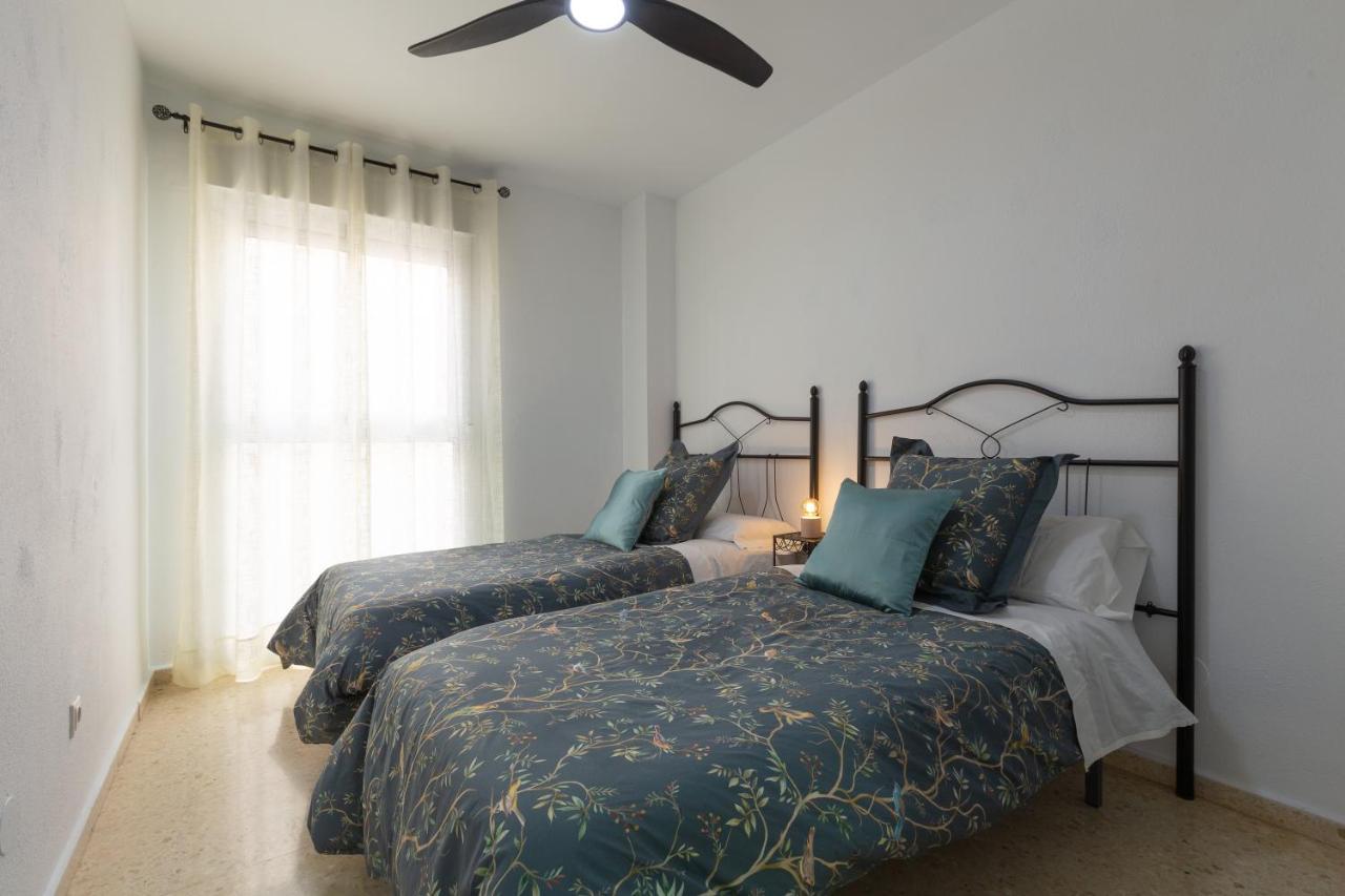 Luminoso Apartamento De Dos Habitaciones Con Terraza Y Parking En El Centro มาลากา ภายนอก รูปภาพ